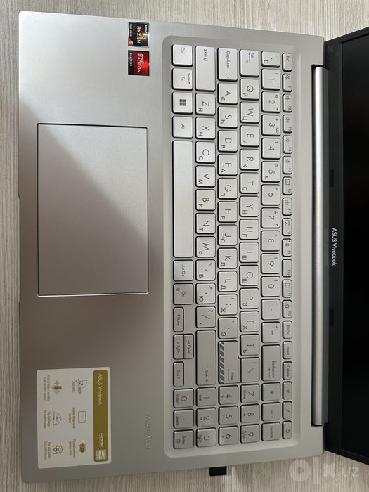 ноутбук Asus Vivobook M1605YA