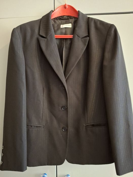 Намалено - Дамско черно сако