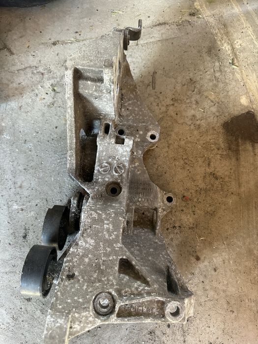 Suport motor / cutie tampon stanga / dreapta Audi A4 A5 b9