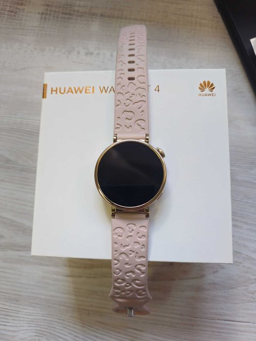 Ceas smart Huawei Watch GT 4, 42mm alb, în stare bună de funcționare.