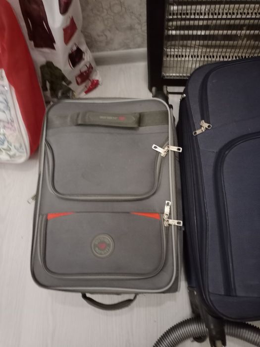 Срочно продам чемодан