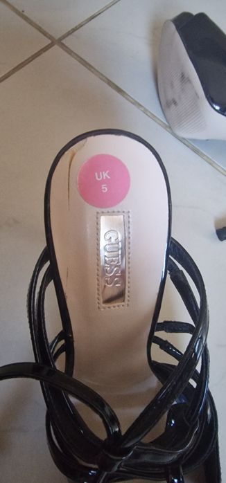 Sandale Guess cu toc inalt