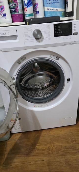 Vând masina de spalat Arctic