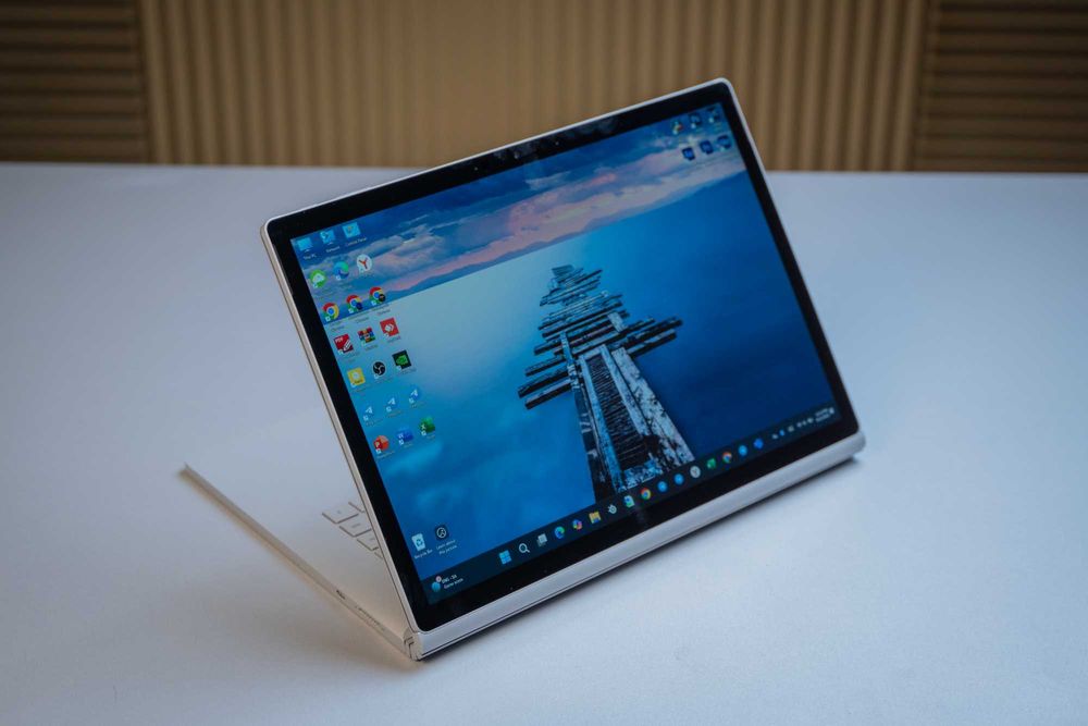 Microsoft Surface Book 2 (Core-i7/GTX1060 | 16/512GB)