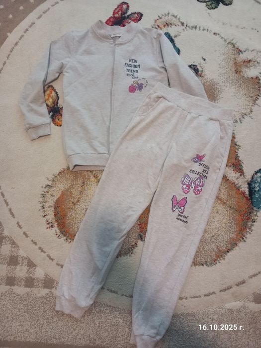 Комплект, екип,грейка и пижами 8-9г 134