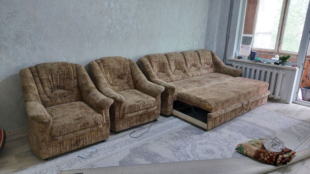 Продам диван и 2 кресла комплект ТОРГ!