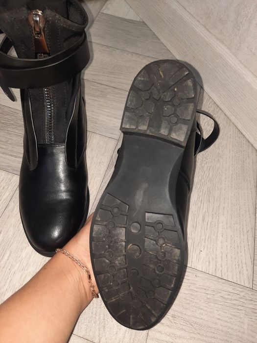 Женские осенние ботинки