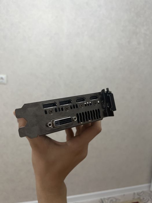 Radeon RX580 [8ГБ] Asus