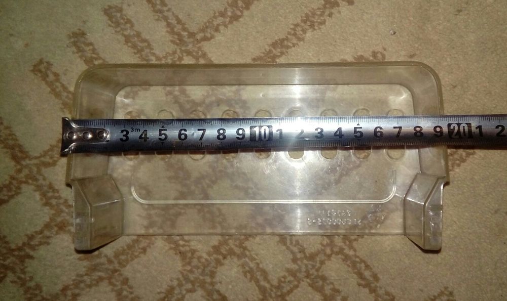 Продам полки для холодильника