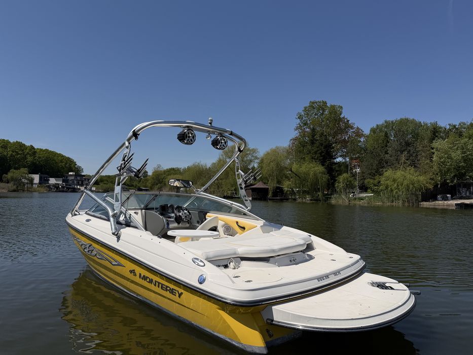 Barca Salupa Monterey 194 FS Mercruiser Inboard 4.3MPI EX 220PS