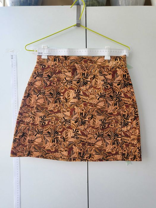 FUSTA din material raiat, cu BUZUNARE, scurta, masura S, ZARA TRAFALUC