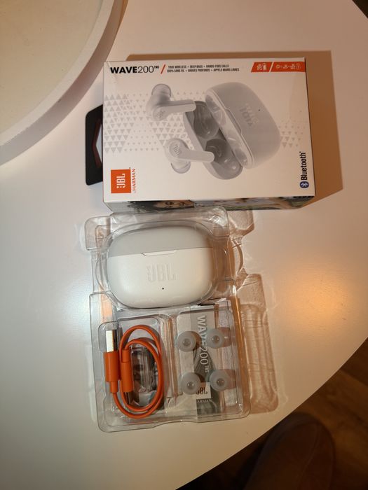 Casti wireless JBL Wave 200 TWS