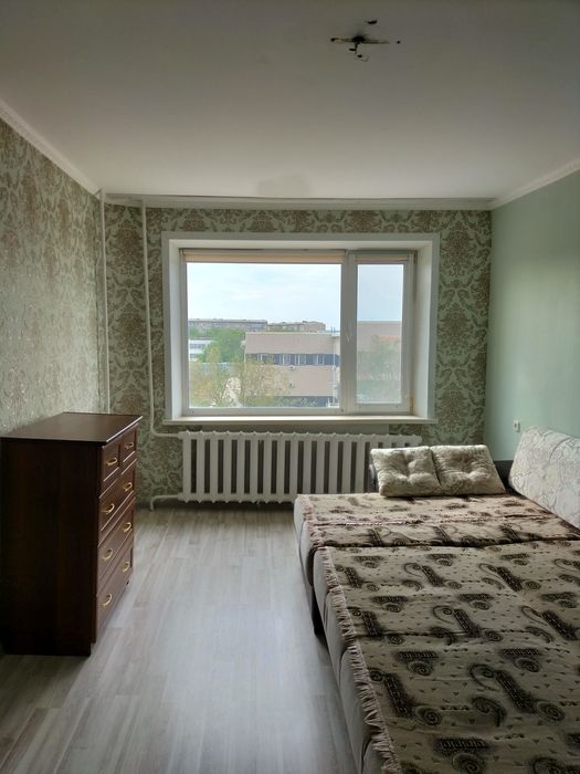 Продам 3-х  комнатную квартиру .