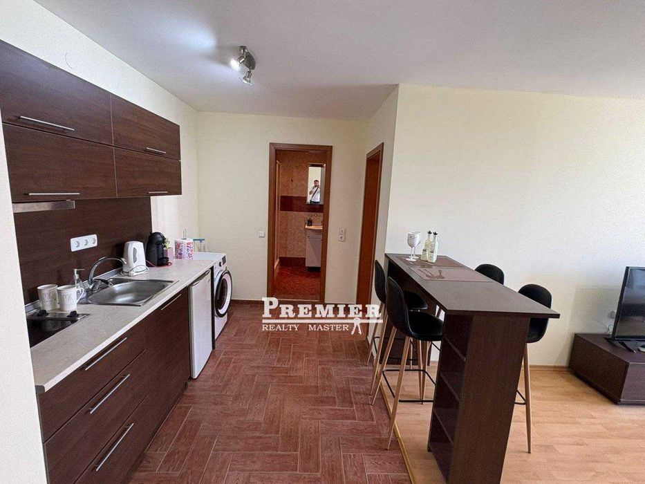 Представяме на вашето внимание двустаен апартамент с морска гледка