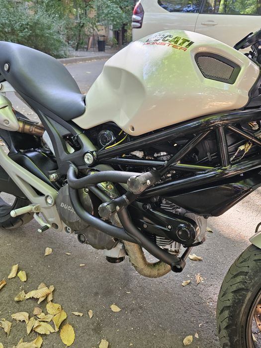 Мотоцикл Ducati Monster 696