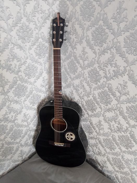 Акустическая гитара