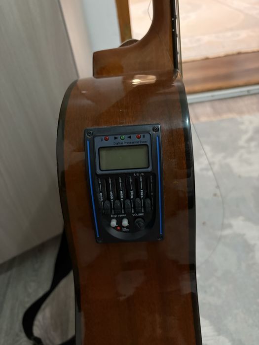 Продам гитару за хорошие цену