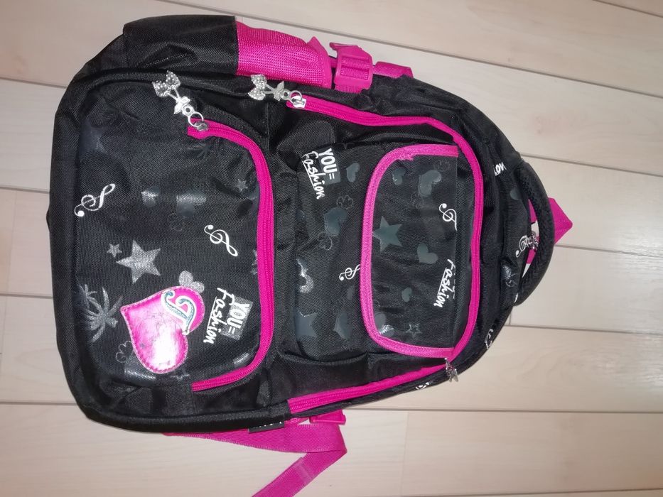 Продавам Ученическа раница