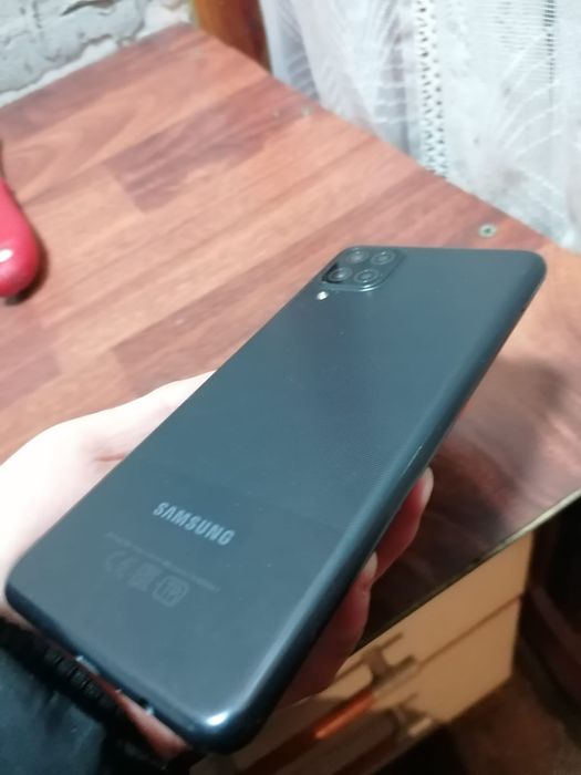 Vând Samsung A12