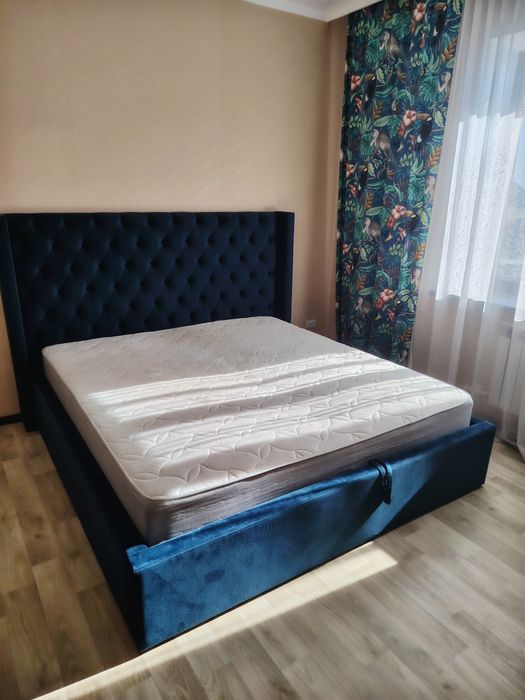 Кровать с матрасом