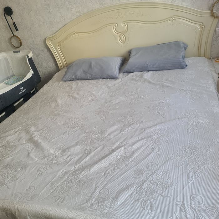 Продам спальный гарнитур