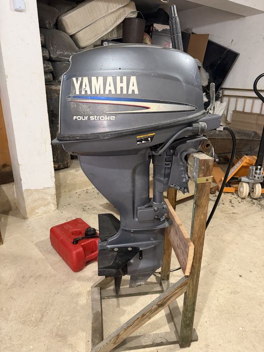 Извънбордов двигател Yamaha 10 кс къс ботуш