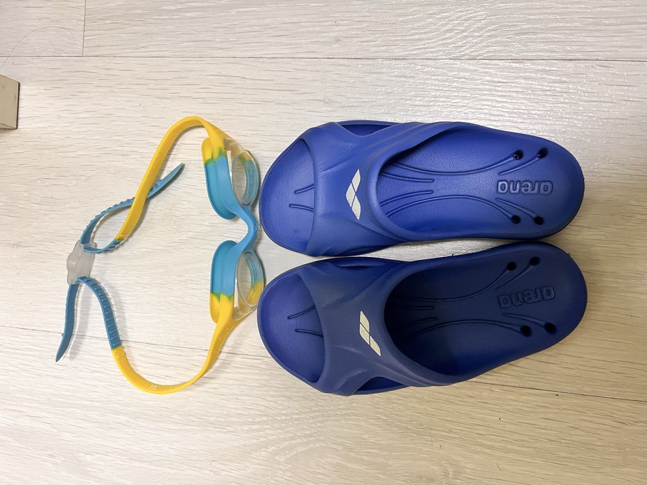 Arena сланцы размер 27 и очки