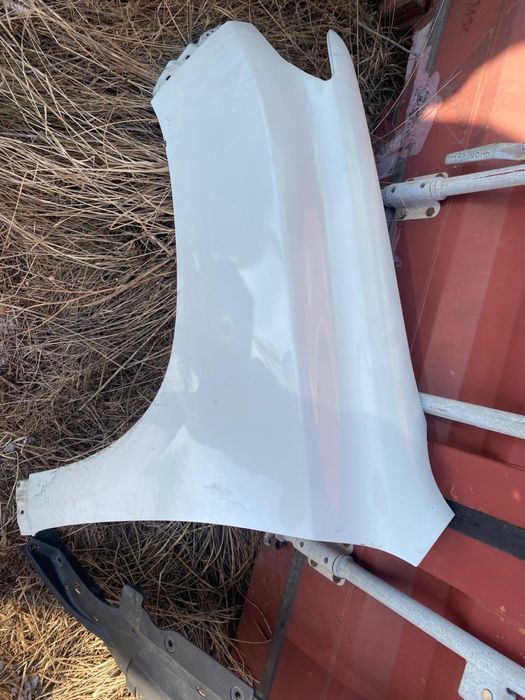 Левая крыло Toyota Land Cruiser Prado 150.