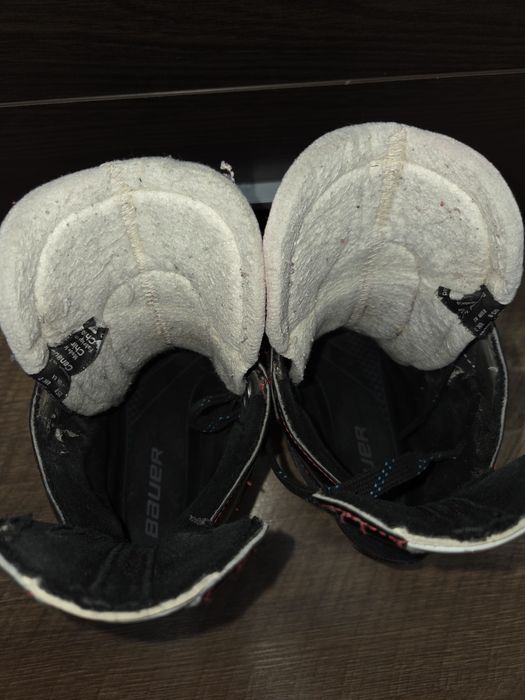 Хоккейные коньки