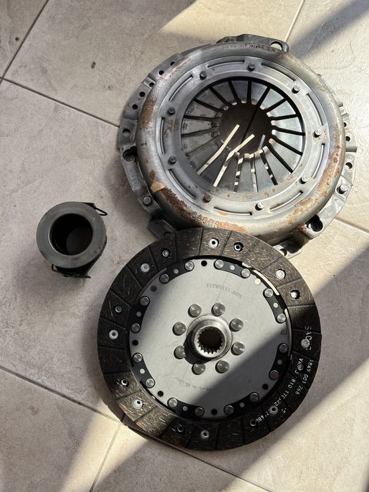 Комплект съединител и аксиален лагер за Jeep Cherokee (KJ) 2.4 2003г