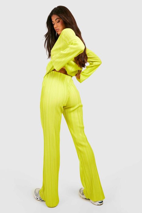 Координиращ комплект блуза и разкорен панталон в неон НОВ С ЕТИКЕТ
