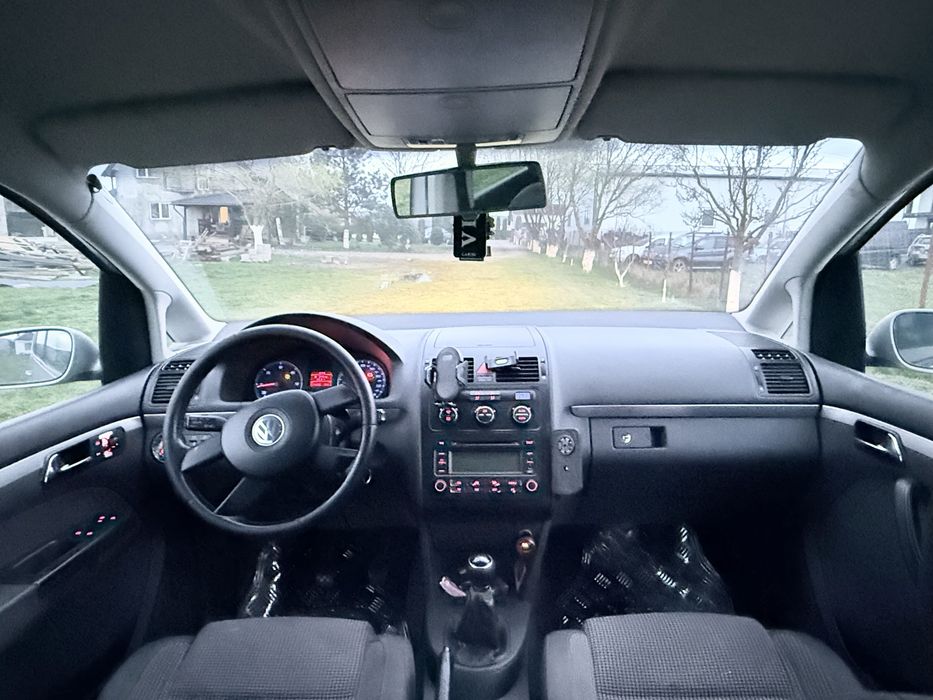 Vând Volkswagen Touran 2.0 TDI