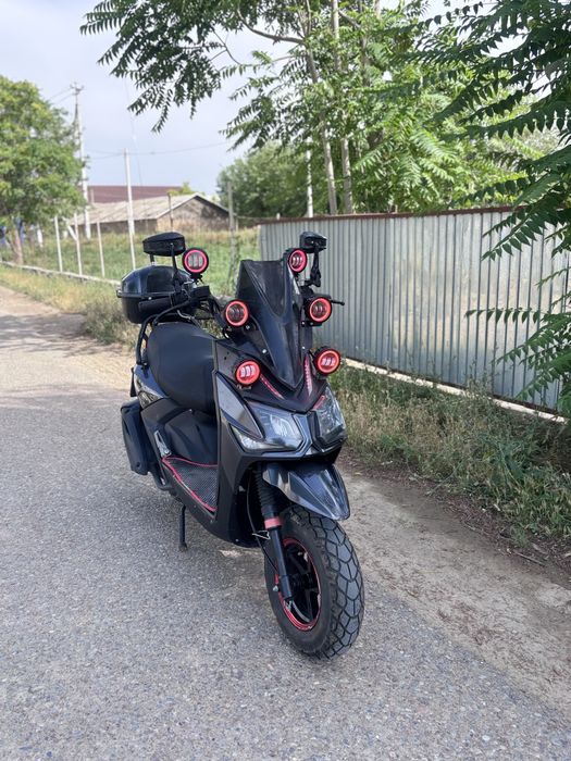 Сатлат Bennali180cc