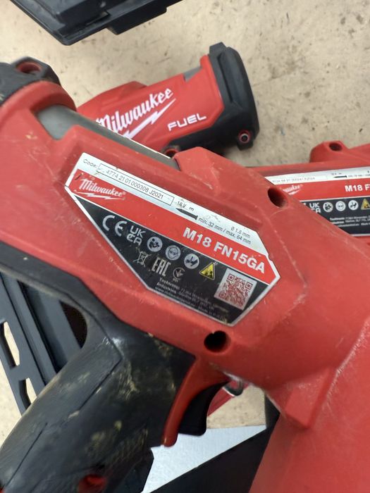 Pistol de batut cuie milwaukee m18