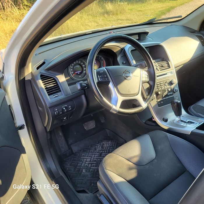 VOLVO XC60 2011 — imagine 2