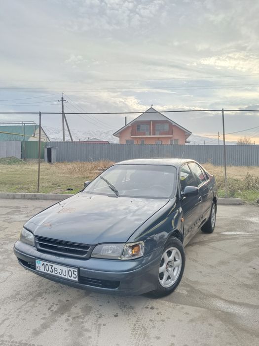 Тайота Карина е 1994ж