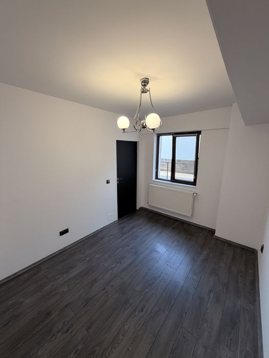 Vand Apartament 3 camere