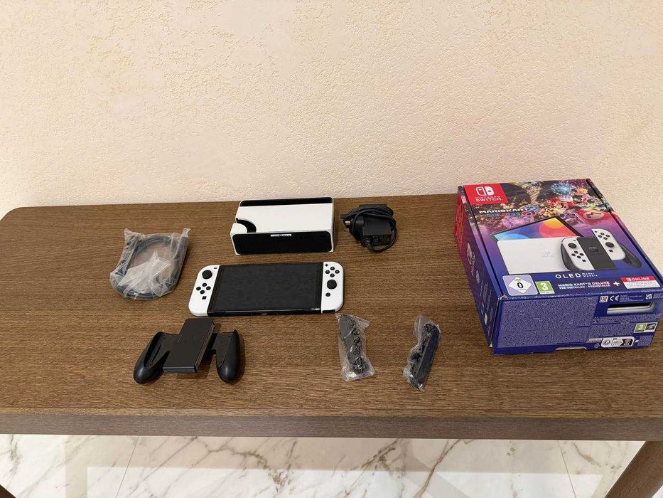 Продается Nintendo Switch OLED 64GB White.