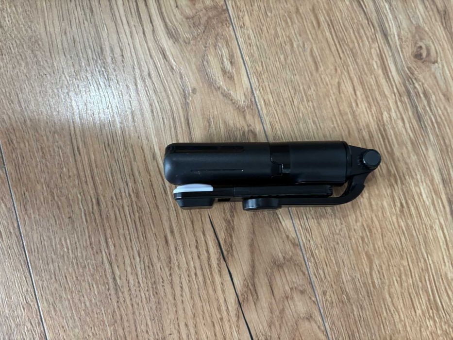 Selfie stick extensibil cu trepied compact, reglabil Nou