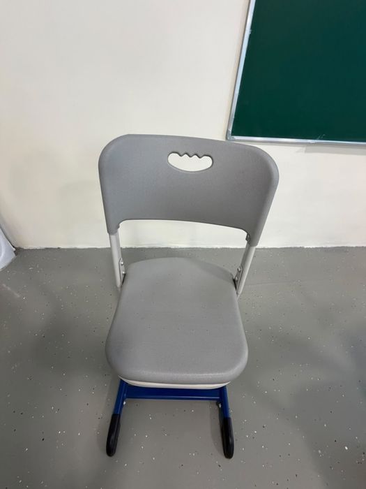 Продам парты комлект