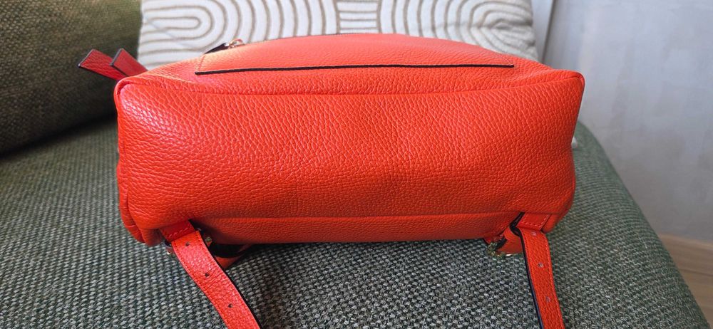 Раница естествена кожа coccinelle