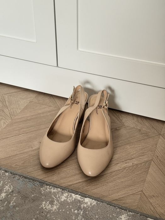 Кожаные босоножки Renzoni 38рр