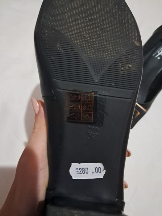 Pantofi negrii de piele