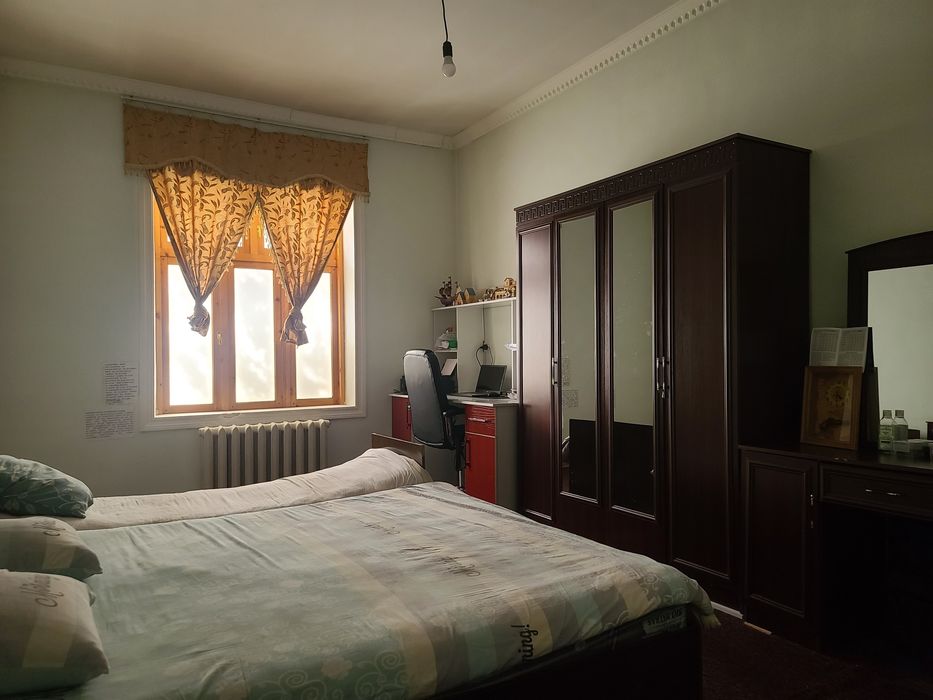 Уй сотилади. 6 сотих.