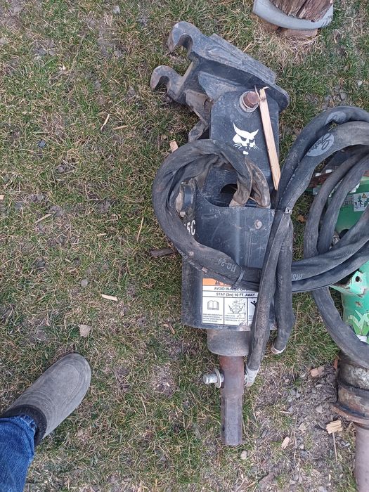 Închiriez Bobcat S130 și Bascula 3.5 t