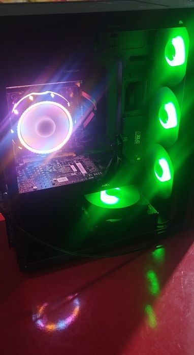 Full Kamplekt Sborka  RX 8GB Manitor 27 Full HD