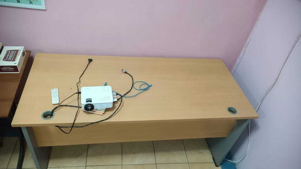 Столы офисный в хорошем состоянии
