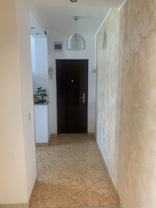 Inchiriez apartament selimbar
