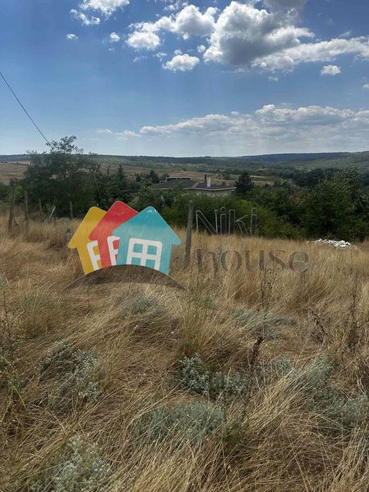 Парцел в Варна, област-с.Константиново площ 823 цена 33500