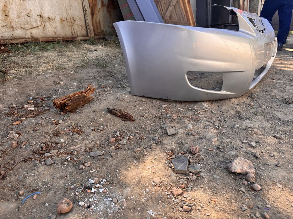 Продам бампер на приору